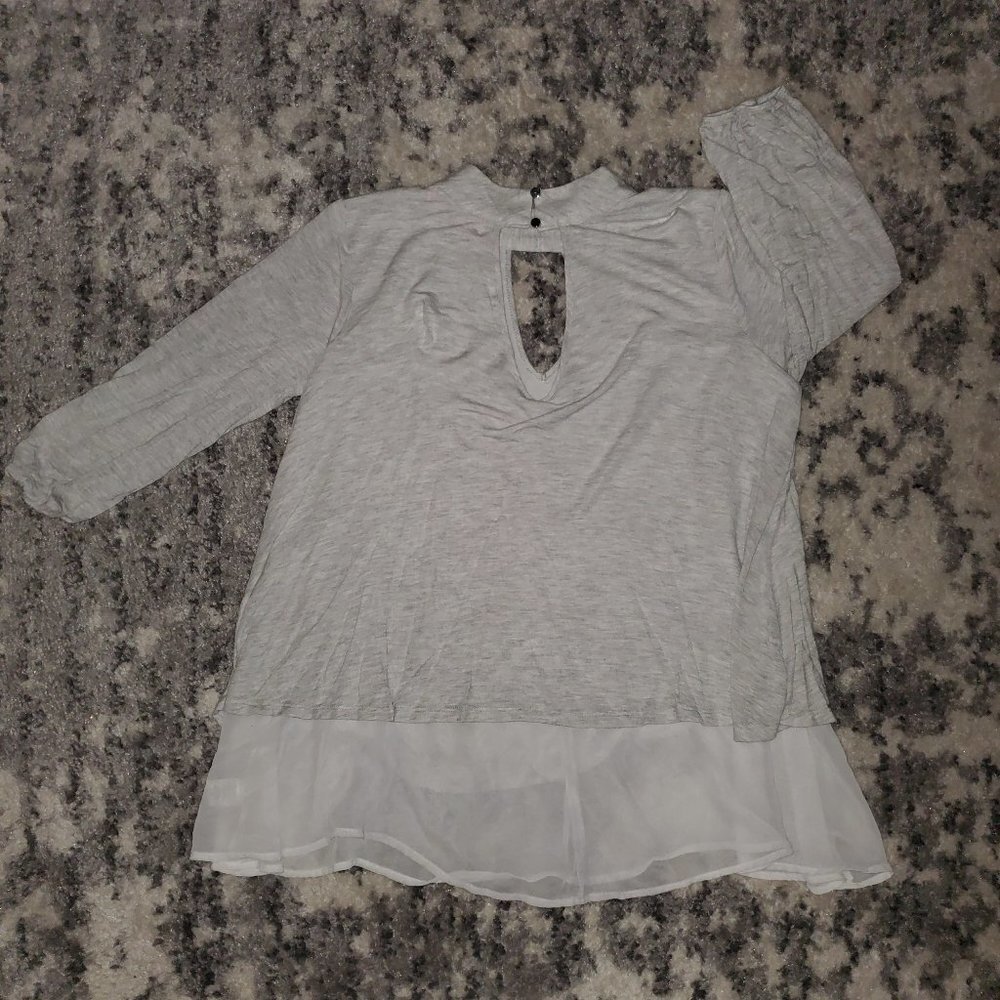 Soul Cake Gray Blouse 👚♥❤ Medium